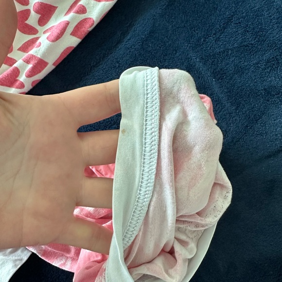 4 Pairs of 2T sleepers, pajamas, Posh Peanut, Gap and Little Sleepies - Picture 6 of 15